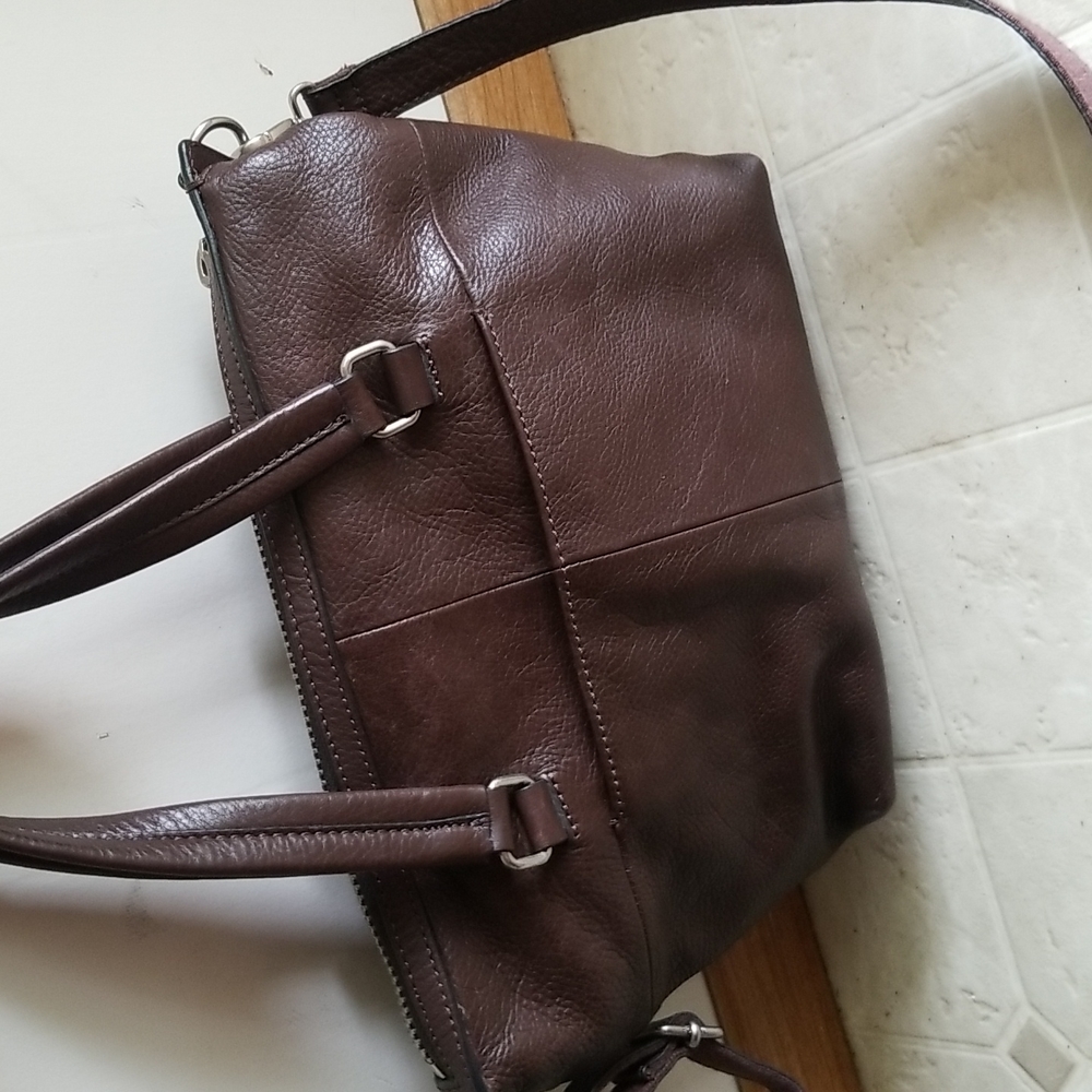 Fossil cow leather crossbody bag. - Picture 4 of 12